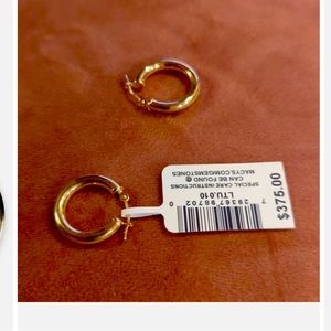 Classic small hoop for every style and daily wearing. 14k gold gold